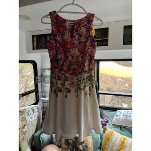 Women's Gabby Skye Floral Fit & Flare Dress Size 4